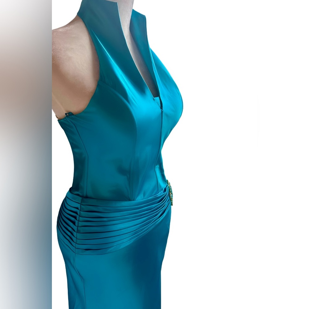 🔥 Anny Lee Turquoise Satin Halter Evening Gown with Brooch Detail & Shawl - Picture 9 of 10